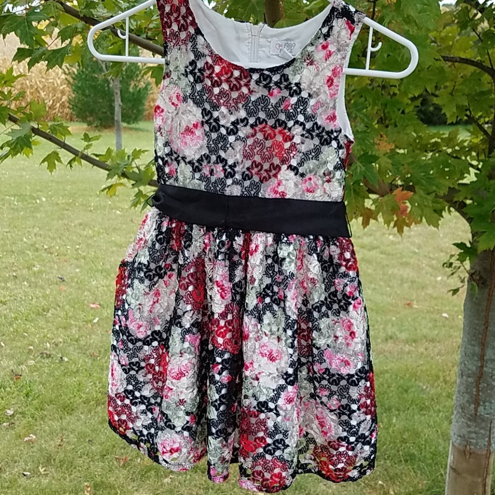 Children's Place black red floral lace & satin like sleeveless dress size 6